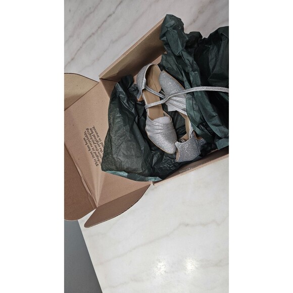 Gray Strappy Silver Buckle Round Toe High Heels Women's Sandel Size 8.5 - Picture 8 of 8